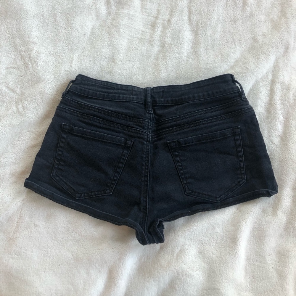 Bullhead Super High Rise Shorts! - Picture 2 of 4